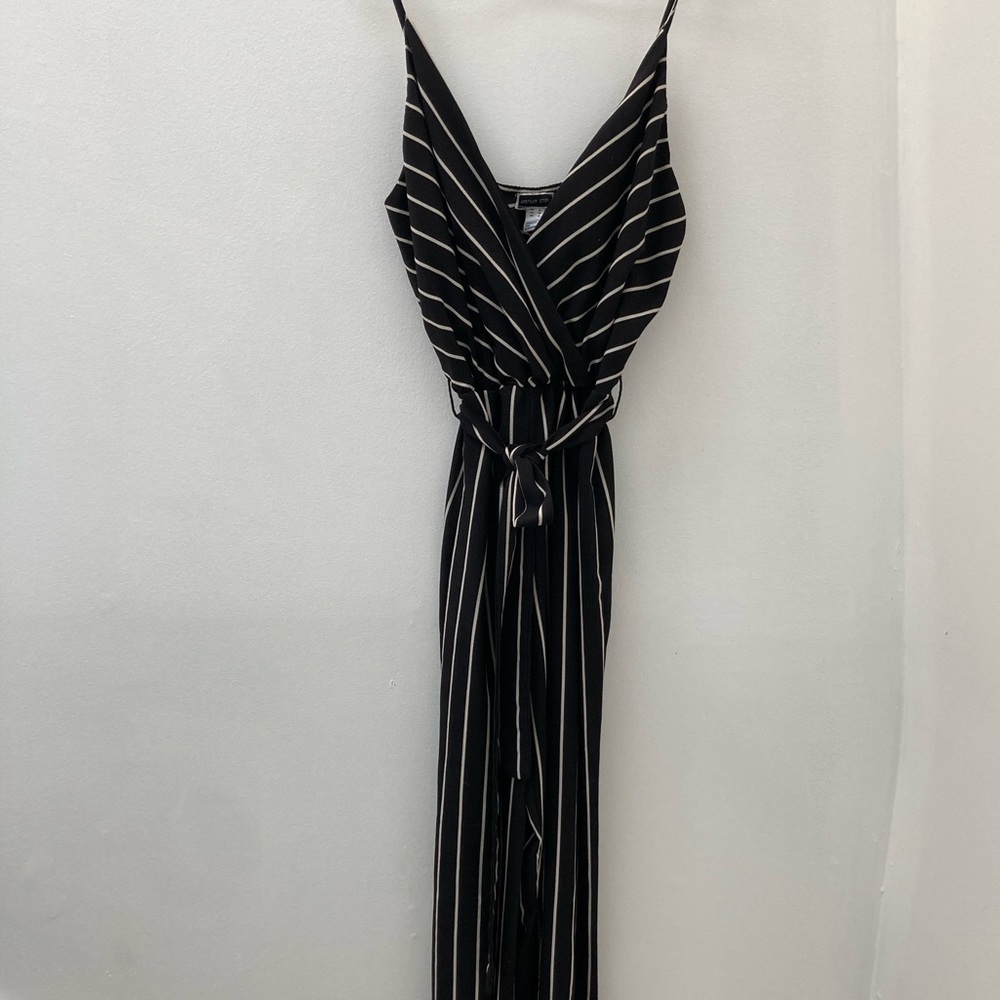 Black with white stripes jumpsuit with wide legs and belt. Size medium - Picture 1 of 8